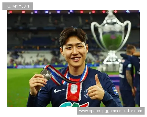 巴黎圣日耳曼公布客战洛里昂名单 李刚仁因流感无缘出征